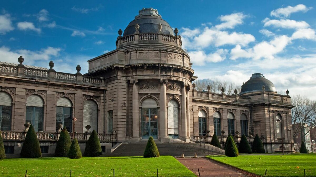 Lüttich - Historisches Gebäude in Liege bei Reisemagazin Plus