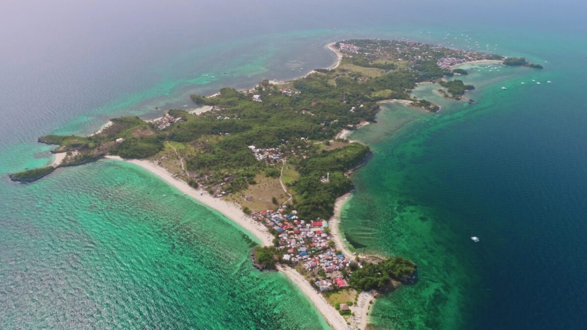 Malapascua - Luftaufnahme der Insel bei Reisemagazin Plus
