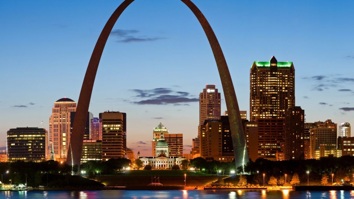 St. Louis - Gateway Arch in St. Louis, Missouri bei Reisemagazin Plus
